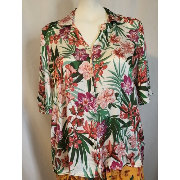 C by One Button-Up Blouse Floral Short Sleeve Size Large Silky NWOT - Picture 1 of 6
